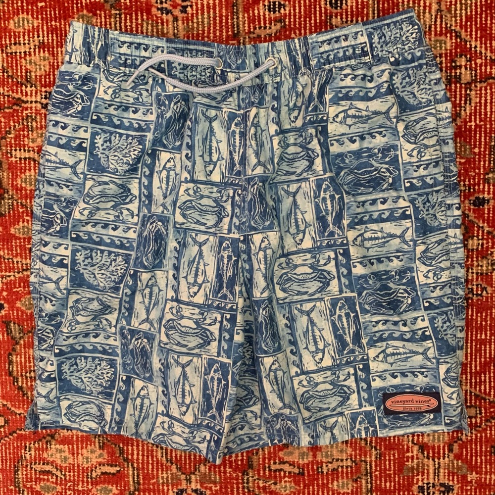 Vineyard Vines NWOT Chappy Trunks Blue Fish Print size L